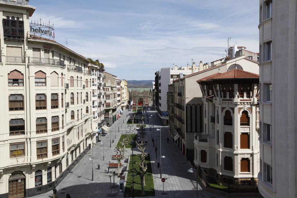 Hotel Yoldi Pamplona Exteriör bild